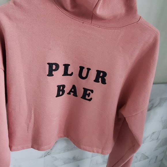 Cropped Festival Sweater - Picture 1 of 7